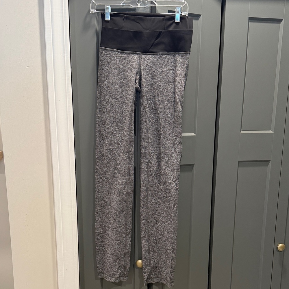Gray High-Waisted lulu Leggings